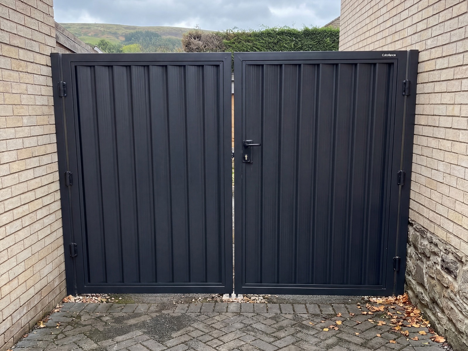 Deluxe Driveway Gate