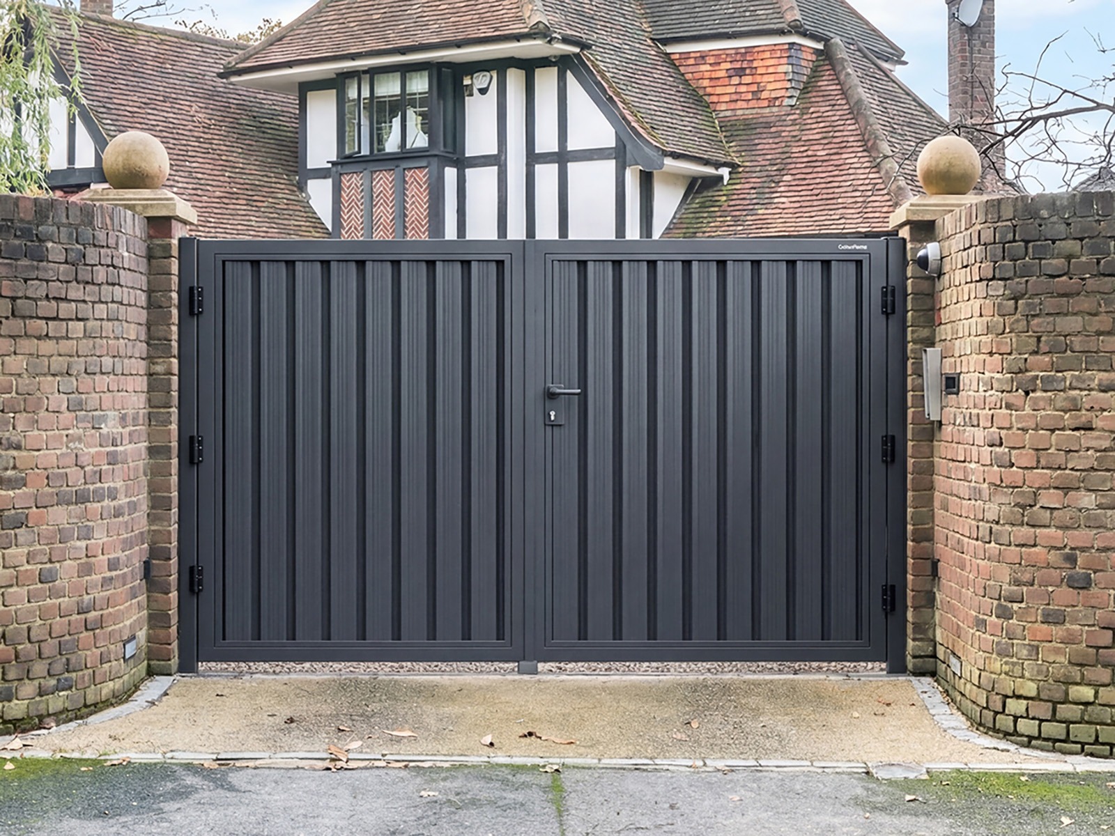Deluxe Driveway Gate