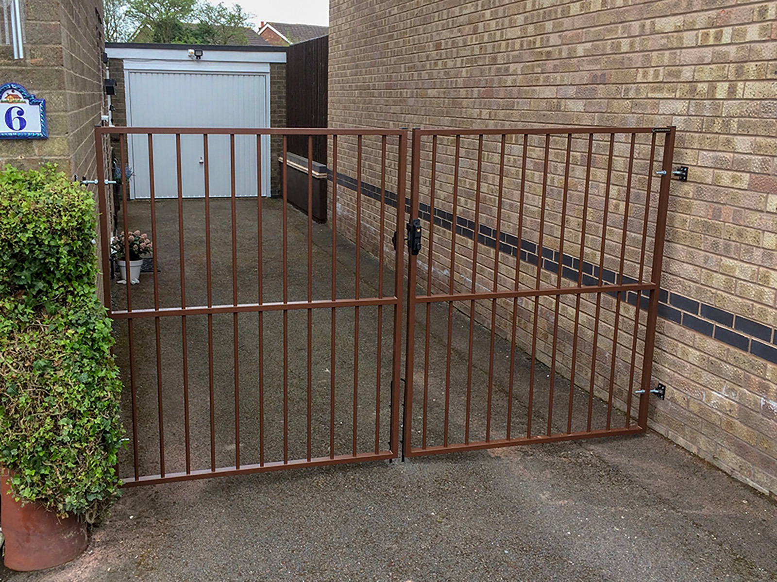 Flat Top Gate