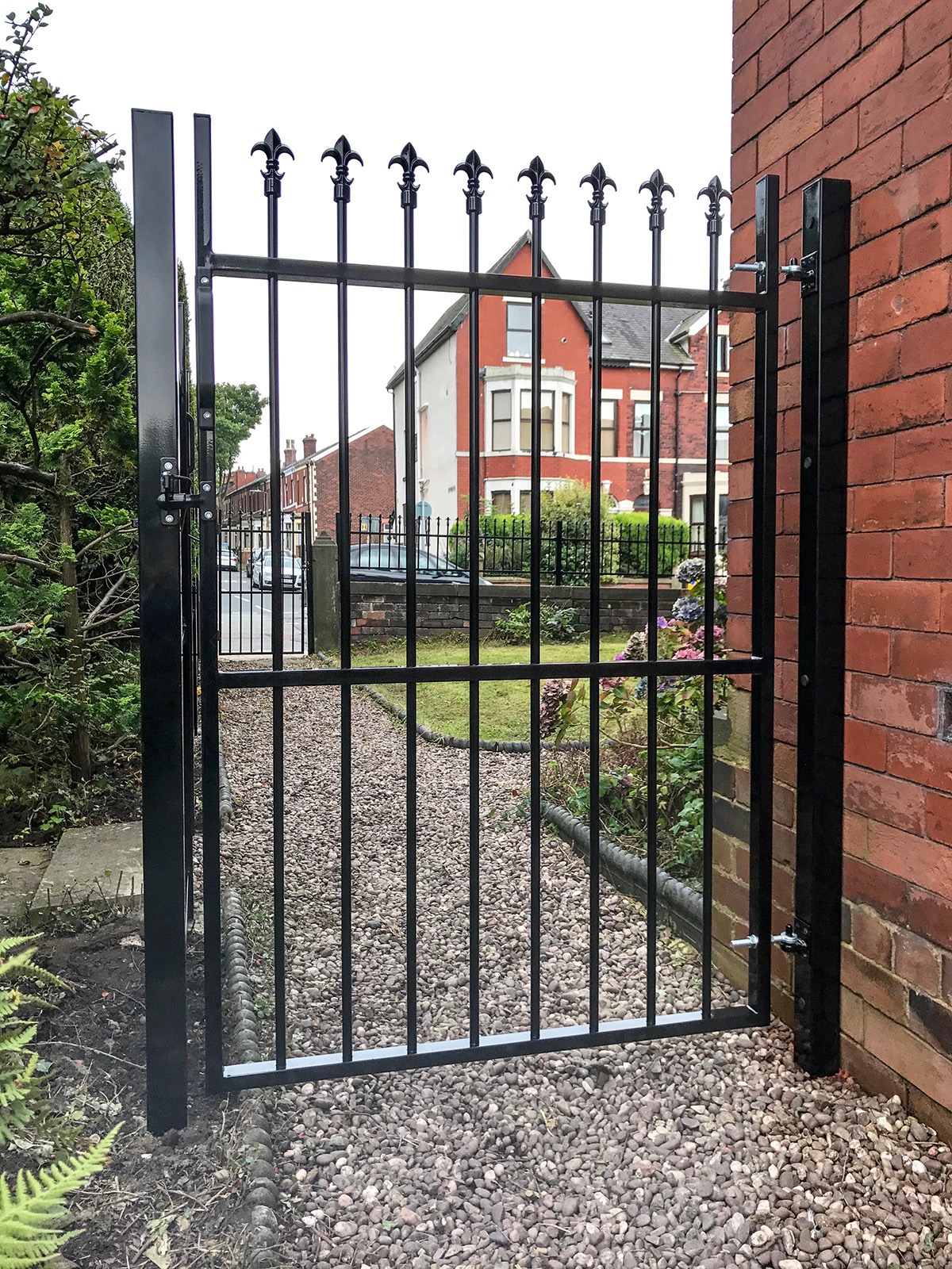 Fleur de Lys Top Gate